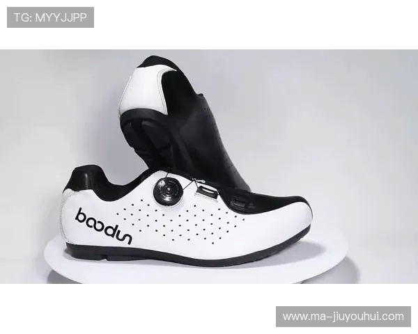 无锁骑行鞋设计融合女子足球鞋功能创新运动装备推荐